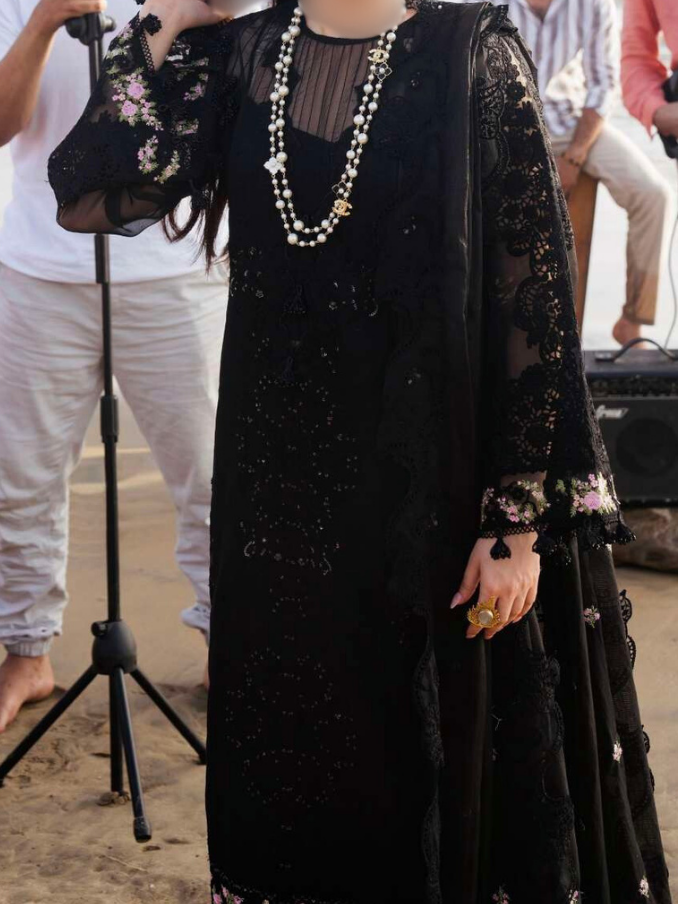 Elaf X Hania Aamir Hai Kuch Festive Lawn - EHK-01A Mahnoor