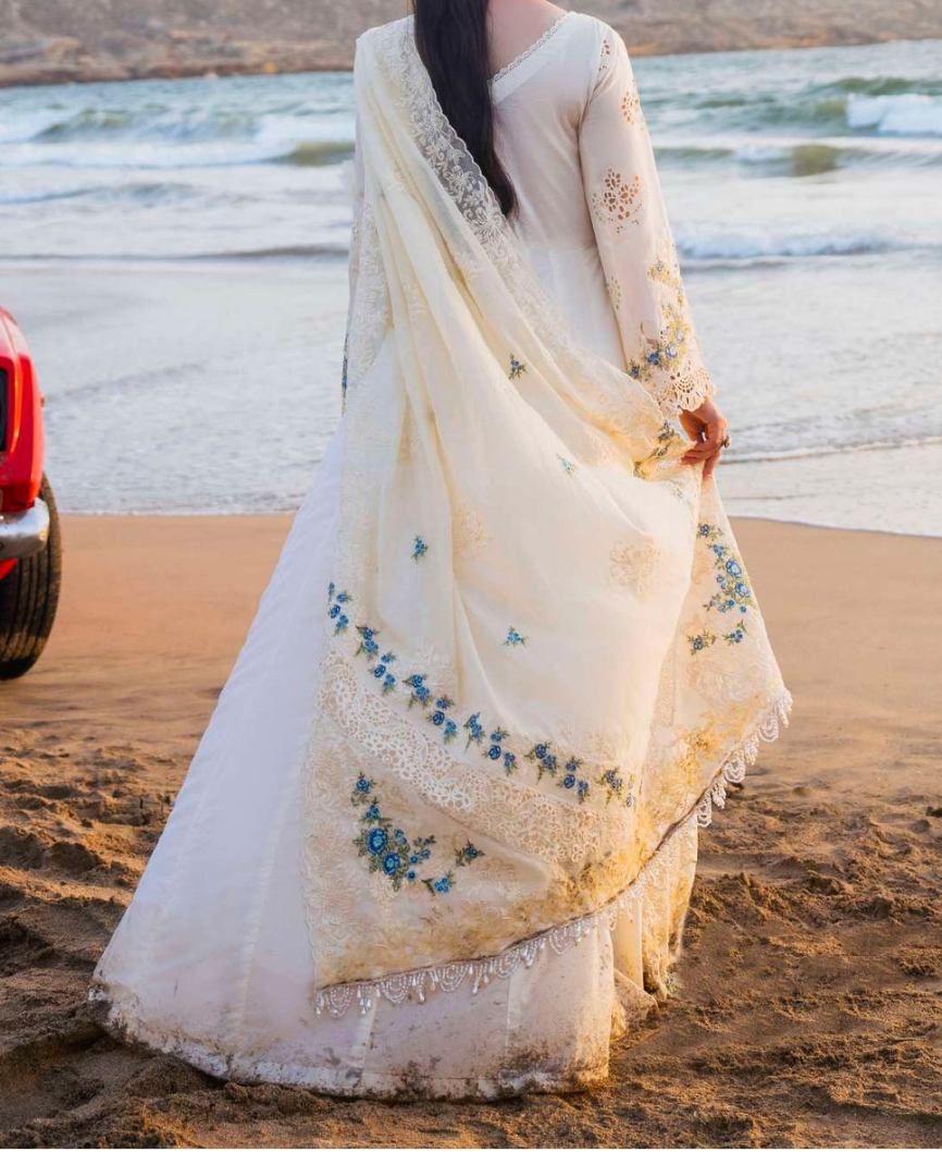 Elaf X Hania Aamir Hai Kuch Festive Lawn - EHK-03B Ayra