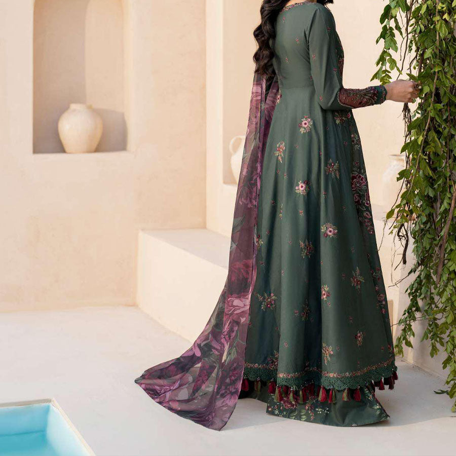 IZNIK Festive Lawn 25 EFL – Luxury Pakistani embroidered lawn suit in pastel shades with delicate floral detailing, intricate embroidery and chiffon dupatta, perfect for festive wear.